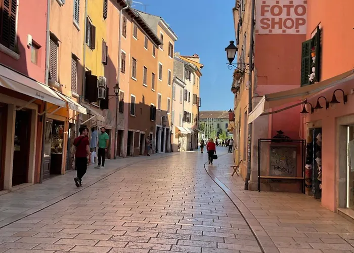 Stella * Ρόβινι